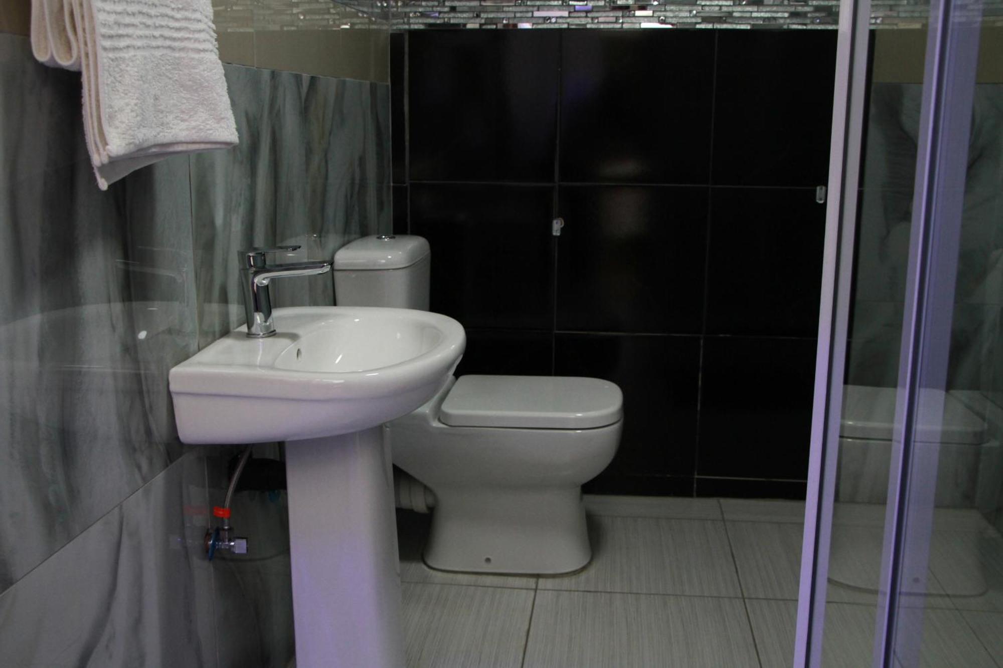 Wise Bird Guest House روديبورت المظهر الخارجي الصورة